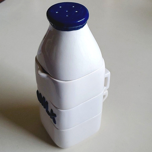 STACKING 2 CUPS, SUGAR SPRINKLER & CREAMER STACK TO MAKE A MILK BOTTLE - Picture 16 of 16